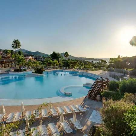 Climatise Vue Golf A Cap Esterel Сен-Рафаель