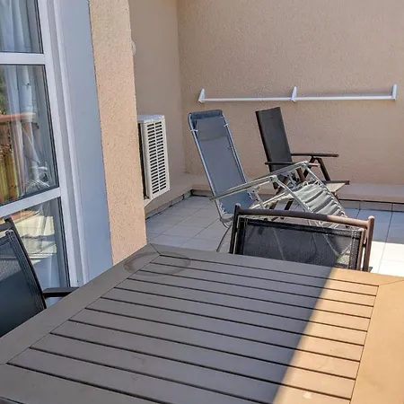 Climatisé Vue Golf à Cap Estérel